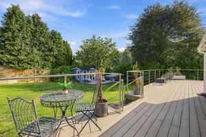 LAKESIDE LODGE- click for photo gallery